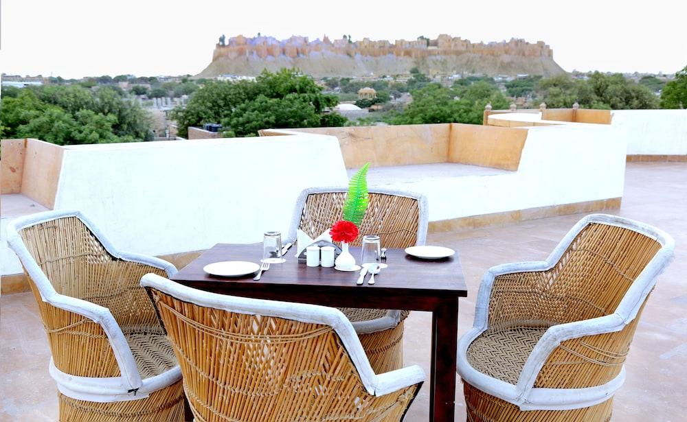 Hotel Golden Haveli Джайсалмер Екстериор снимка